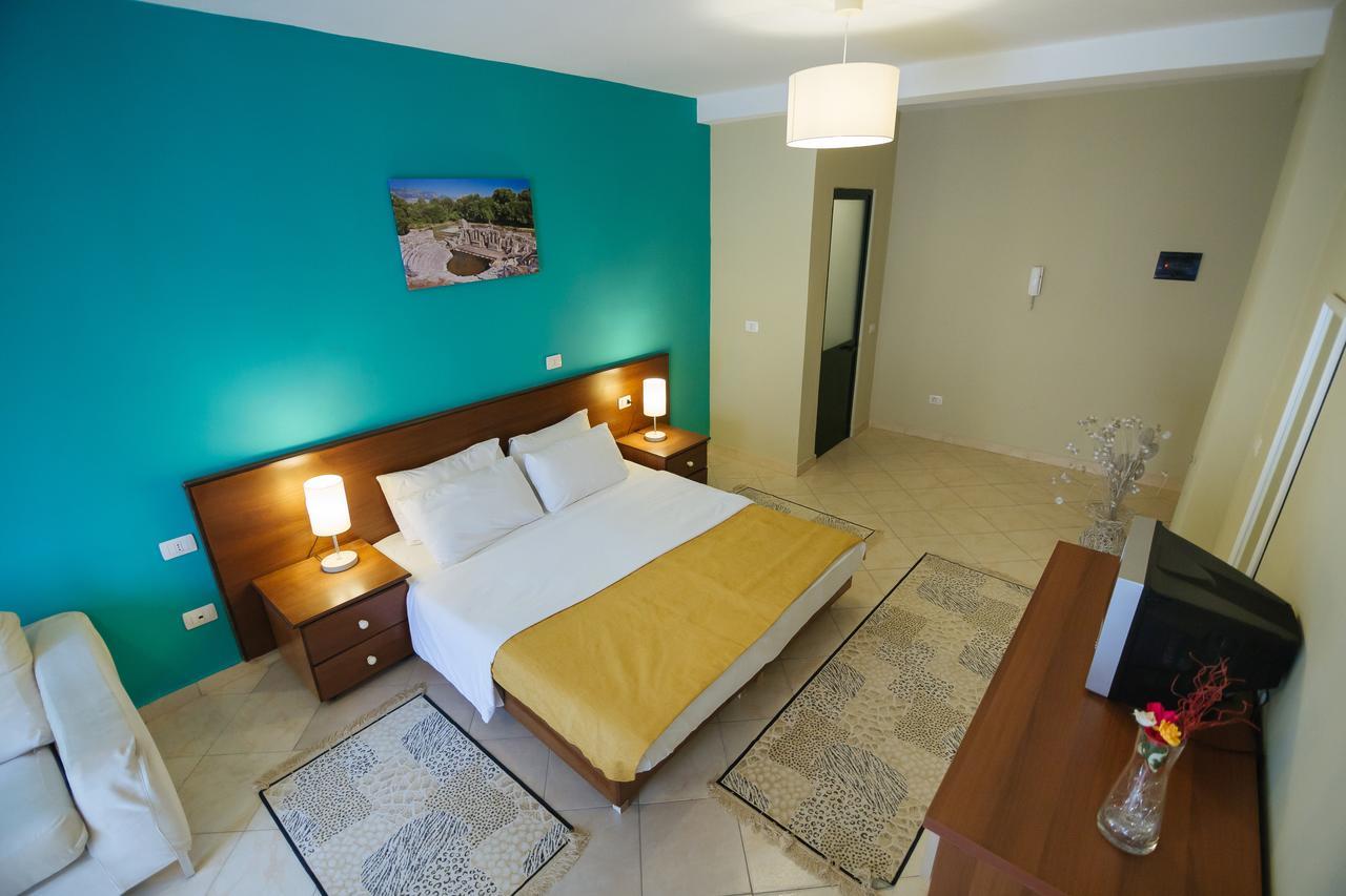 Akileda Hotel Драч Екстериор снимка