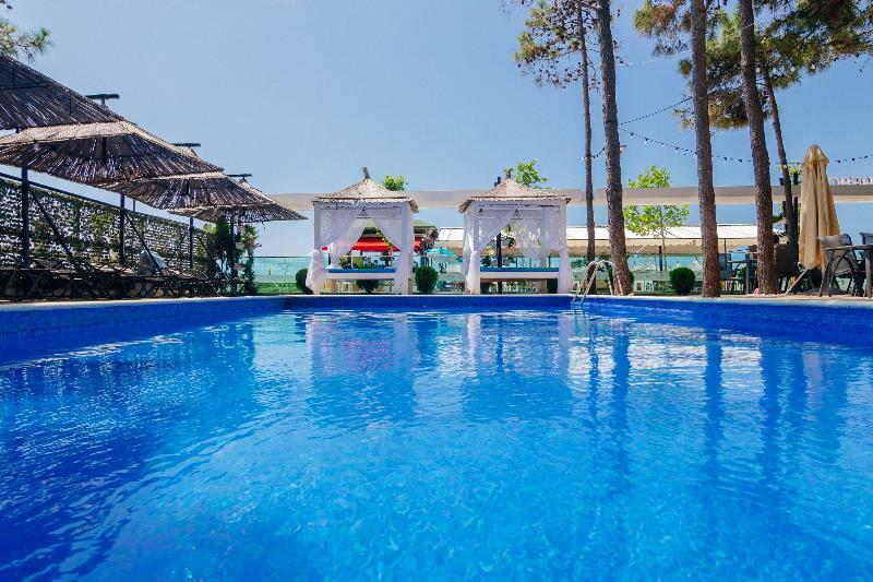 Akileda Hotel Драч Екстериор снимка