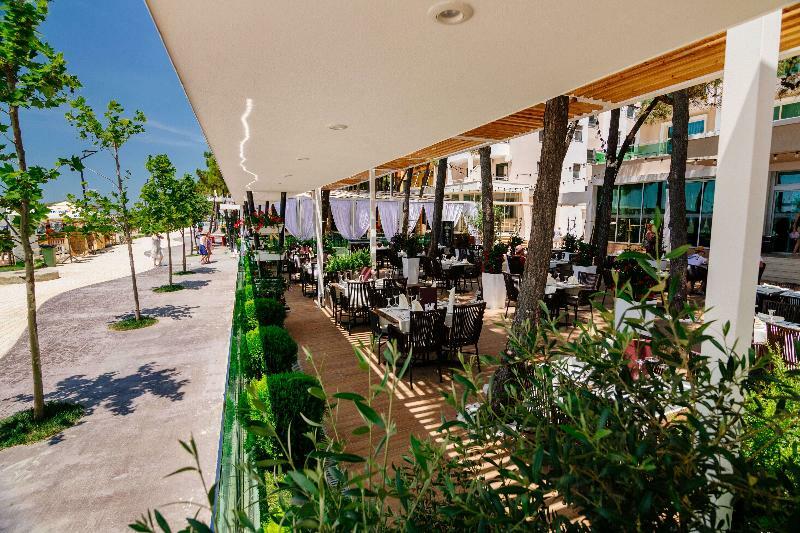 Akileda Hotel Драч Екстериор снимка