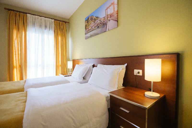 Akileda Hotel Драч Екстериор снимка